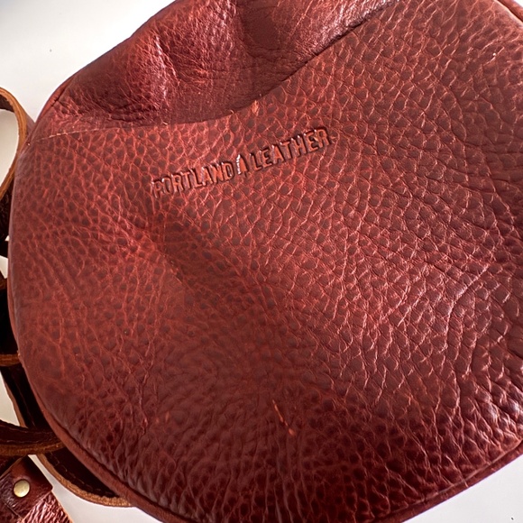 Portland Leather Small Circle Crossbody Pebbled Nutmeg - Picture 2 of 4